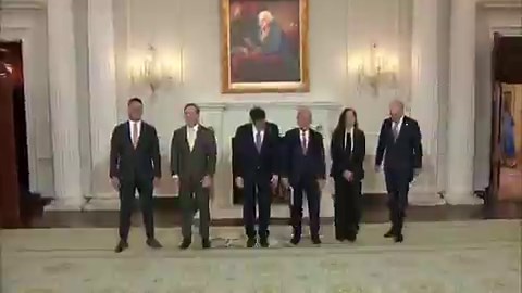 ¡Marco Rubio acaba de hacer historia!El mejor secretario de Estado en décadas ha logrado lo que nadie había conseguido en más de 40 años: las primeras conversaciones directas de paz entre Israel y Líbano.Y lo hizo desde Washington DC, liderando personalmente la negociación.