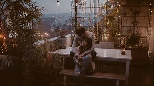 Diese Solar-Lichterkette in Blumenform von Amazon für den Garten ist jetzt voll im Trend