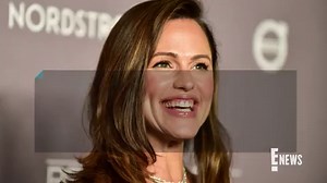 Jennifer Garner Shares Recreation of Sexy Alias Pool Scene She Promised to "Never" Post