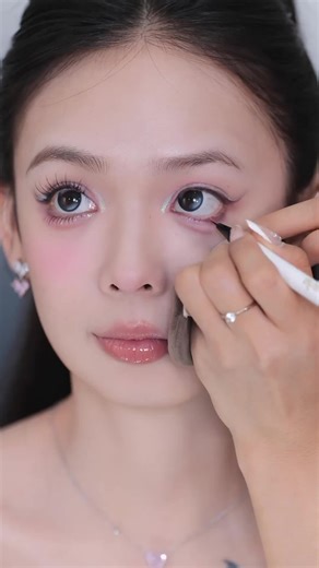 「BeautyTutorials」が答えを提供し、「SensoryPoetry」が問いかけます❓ チュートリアルでは、使用方法の答えを直接提供します。体験を共有することは、「感覚の詩」を創り出すようなものです。それは、決まりきった答えではなく、あなた自身の可能性について美しい問いを投げかけるのです。 #感覚詩 #美しい問い #自己可能性