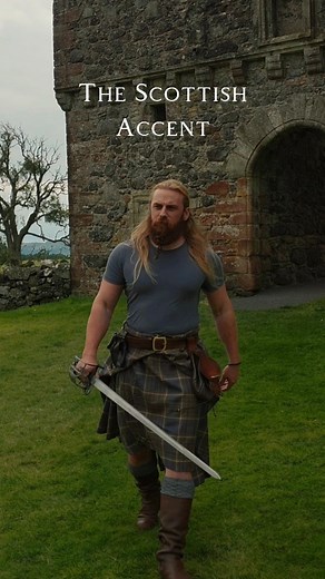 Each region of Scotland has a different accent...can you place where this one's from? It's far more authentic than anything you'd hear on Outlander, Braveheart, or any other Scottish film/show. Can you imagine Mel Gibson's famous pre battle speech, but it sounds like this? 😂 Should I do the full thing? 🗣🏴󠁧󠁢󠁳󠁣󠁴󠁿💪 #ericgmurdoch #thatguyfromscotland #scotland #meninkilts #visitscotland #scottish #yourscotland #scotlandunfiltered #outlander #bloodofmyblood #unlimitedscotland #highlander #s