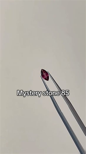 Mia Aurei on Instagram: "Gem identification with me - Mystery stone 85 #gemologist #gemology #gem #gemidentification #gemstone #homelab #laboratory #workvlog #gem #almandine #almandinegarnet #garnet #miaaurei #miaaureigem"
