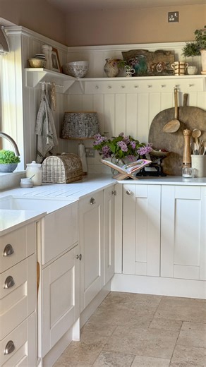 9.7K views · 760 reactions | These past couple of days have felt like we’ve skipped straight to summer! It’s felt so warm and it’s been wonderful to enjoy sitting out in the garden  Coops enjoyed his first dip in the river and we had lovely burgers on the bbq! I hope you’ve all had a wonderful weekend too! I’m nursing a horrible cold so it’s been just what the doctor ordered 殺 | Jess Daines | Facebook