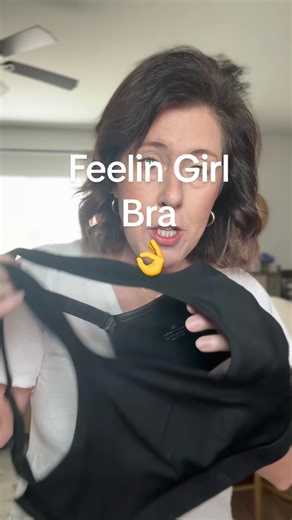 Wireless and give so much support all the way to a 44DD. It gives you that nice shape and with it still being comfortable🌟🌟🌟#bra #wirelessbra #feelinggirl #feelingirlbra #everydaywear