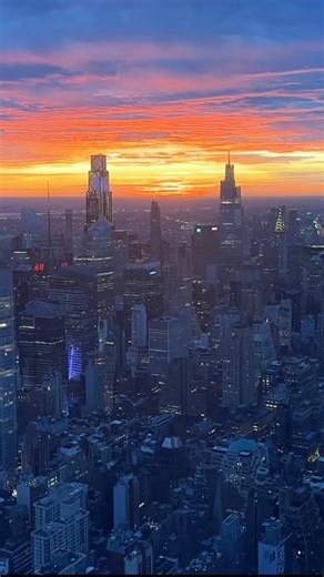561K views · 3.5K reactions | A new day rises over New York City  #edgenyc #nycsunrise #nycskyline #nycviews #nyctimelapse | Edge | Facebook