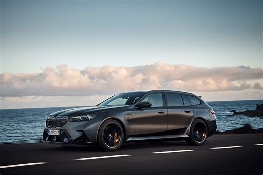 9 Minutes Of BMW M5 Touring On-Road Scenes And Engine Notes