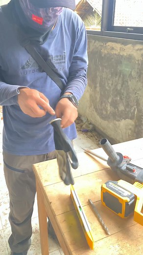 Cara bobok tembok untuk pasang pipa pvc dan inbow dus yang simpel dan gampang 😀 #instalasilistrik #tutorial #electrician #fypreels | Irpan Hidayat