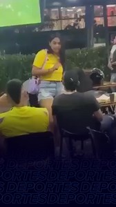 Los aficionados colombianos que disfrutaban del juego de su selección contra Uzbekistán en un restaurante presenciaron una pelea entre una pareja. Presuntamente, la mujer le llevó a su pareja unas impresiones, lo que hizo pensar a los testigos que le reclamaba por una presunta infidelidad.