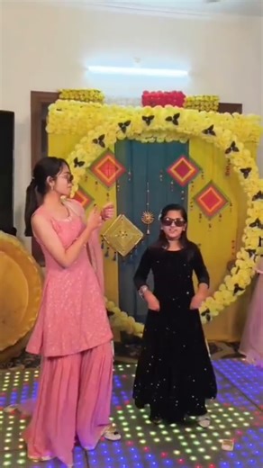 Chand wala #sisterhood #wedding #indianwedding #sangeet