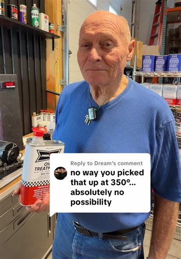 Replying to @Dream Yes! You can pick up a HD beaker even if the liquid inside is 200° 🔥 #prolube #prolubeoil #oil #testing