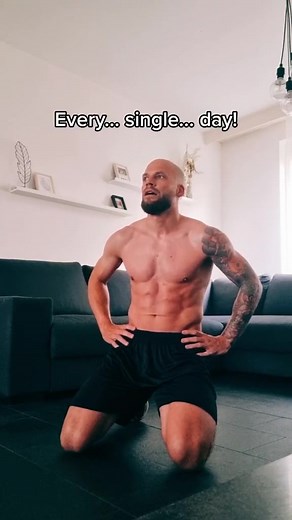 A lot of you asked me about this short exercise. It's called Instanity and Insanity Max30. And personally, I think it's a great addition to my martial arts training. Have you tried this series before? If so, let me know if you like it. Or would you like to try it? #workout #insanity #insanitymax30 #insanityresults #workoutathome #foryou #voorjou #fyp #foryoupage