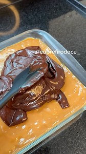 Pão de Mel na Travessa 🍯🍫 Para a massa: 1 xícara de leite 3 cravos 3 ovos 1/2 xícara de óleo 5 colheres de sopa de mel 1 xicara de açúcar Mascavo 1/2 xícara de chocolate em pó 2 xícaras de farinha de trigo 1 colher de sopa de canela 1 colher de sopa de fermento - Assar em forno pré aquecido a 180 graus por aproximadamente 45 minutos Doce de leite: Cozinhei 2 latas de leite condensado e usei 1 lata e meia. Já mostrei como faço nos destaques. Ganache: 240g chocolate meio amargo (3 barrinhas de 8