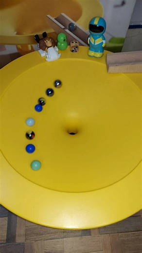 25K views · 2.5K reactions | #marblerunrace #marblerun #asmr 緩やかな曲線のウェーブスロープとカラフルなビー玉を使いました。 #marblerun #marblerunrace #asmr | Marble Run Race Asmr | Facebook