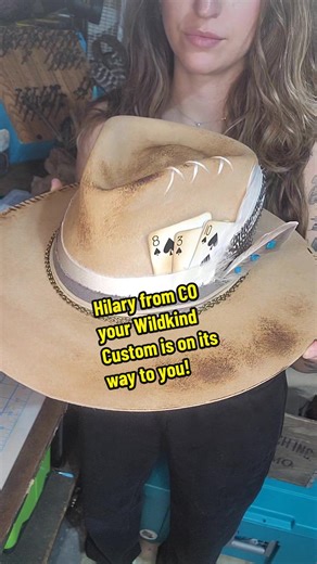 This one was so fun! Custom commission heading out to its new home in the Rocky Mountain state. 🏔🌲 STAY WILD. 🩵🤘 Wildkind Customs traveling hat bar. 🤠 . . #custommade #handshapedhats #westernhat #hatmasters #cowboyhat #cowboyhat #cowgirlhat #festivalfashion #derbyhat #rodeofashion #felthat #fedora #westernfashion #hatmaking #wildkind #wildkindcustoms