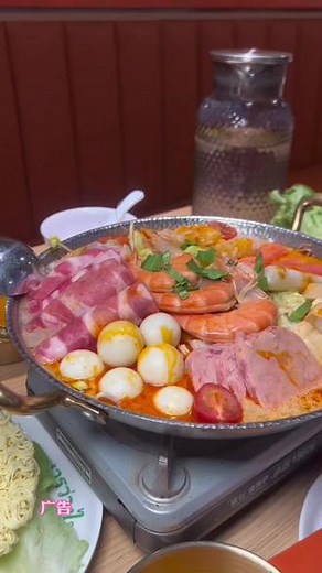 #吃泰国街头美食就在小小集渔.泰式大排档#青白江万达小小集渔店#正宗泰国风味 #好吃不贵经济实惠#抖音新春吃喝玩乐节@小小集渔青白江万达店 有可以自主搭配的套餐，也有营养均衡搭配好的高性价比固定套餐。满足不同人群的需求