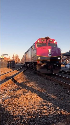 MBTA F40PH-3C # 1027 Entering Framingham Station