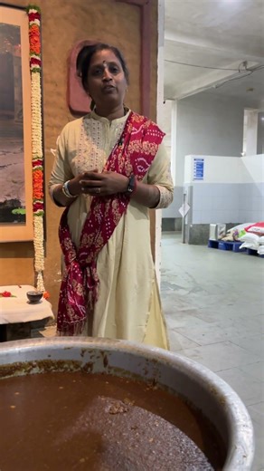 ஒவ்வொருவரும் கடவுள்... அனைவருக்கும் அன்னதானம் அர்ப்பணம்!