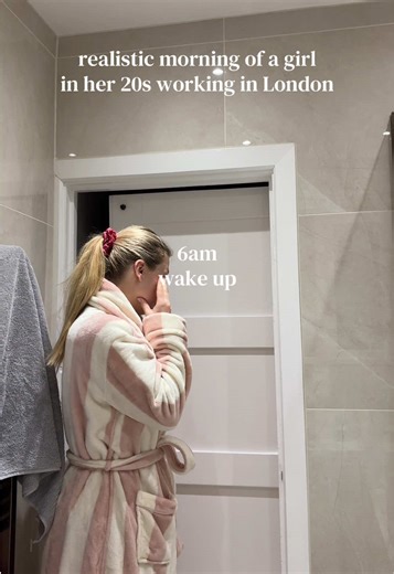The office looks a little different these days 🤪 Timestamped morning routine of a girl working in London! #morningvlog #morningroutine #9to5 #londonlife #workinggirl @Pixi Beauty @Urban Decay Cosmetics @NIVEA UK @Chelsea Peers @Pret A Manger @L'Oréal Paris UK