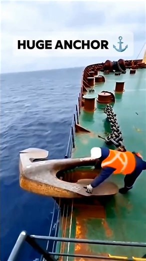 How Does a Small Anchor Stop a Massive Ship? 😯