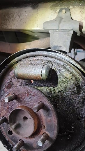 #pokeysmechanical #mechanic #toyota #brakes #servicing