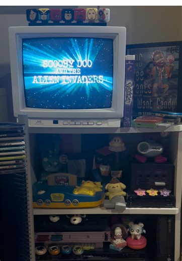 Scooby-Doo (Promo) - Scooby-Doo and the Alien Invaders Commercial Distributor: Warner Bros. Pictures Physical Media: Pokemon: The First Movie VHS Release Date: March 21, 2000 #nostalgia #retro #2000s #cartoonnetwork #scoobydoo