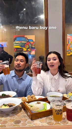 AUSTYN on Instagram: "Menu baru langsung buy 1 get 1 free? Akh ituuu cuman di sinii @delicatesociety_ 🙌🏻"