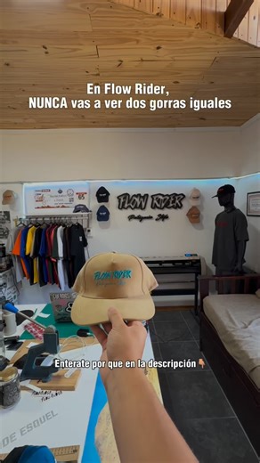 Made in Esquel ☠️ on Instagram: "En Flow Rider cada gorra se arma de manera artesanal. Variamos intencionalmente materiales, combinaciones de color, costuras y terminaciones en cada tanda de producción. Por eso no existen dos gorras iguales: cada pieza es única y no se repite. Como vos y los Riders que las usan. Así que ya sabés: si buscás una pieza irrepetible, hecha con criterio y atención al detalle, conseguí tu gorra en Flow Rider. 📍 Disponibles en nuestro taller y en Sarmiento 512 👊🏽💥 �