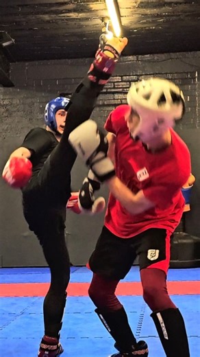 Tek Kickboxing Academy on Instagram: "Tatami kickboxing sparring 壘. A step by step process . A years game. Habits and process over instant success. 屢 @idenh05 @david_findlay2001 @j_hopkinson05 @0zakb6 @noah_careford @hollyhenwood_ @moneymarj @karenbailey_coach Your performance is your mindset 易. www.teamelitekickboxing.org #kickboxingnottingham #lightcontact #wakokickboxing #nottingham #pointfighting"