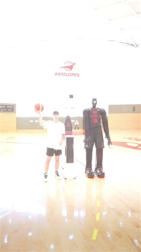 163K views · 711 reactions | Human vs. robot basketball! 烙 #robot #basketball #DudePerfect | Dude Perfect | Facebook