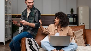 Sosh Fibre vs Freebox Pop S : Livebox Wi-Fi 7 ou répéteur Free inclus ?