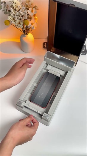 Automatic screen protector machine, efficient film application#otao #screenprotector#iphone17promax