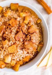 Apple Steel Cut Oatmeal (Slow Cooker or Instant Pot)