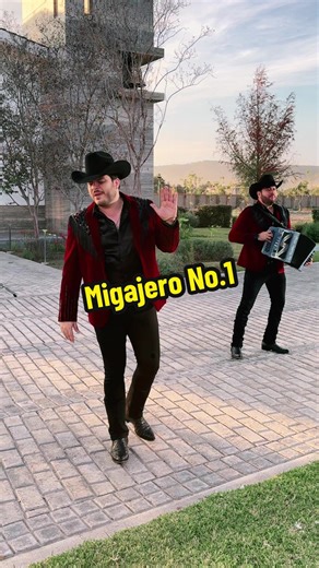 Me Enamoré de la Fama y la Soledad