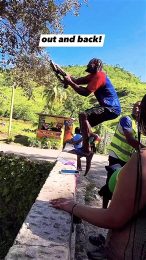 542K views · 898 reactions | swing level: boomerang @nigel_yahman#ropeswing #crazyride | People Are Awesome | Facebook