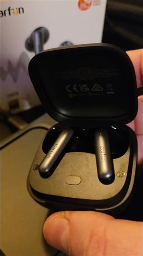 EarFun Air Pro 4i - wireless charging