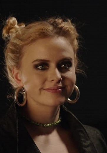 Professionals S01:E01 - Snipe Hunt