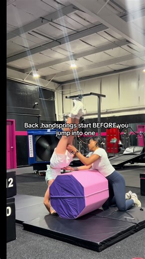 A little private lesson action for back handspring prep! This resistance band drill teaches the most important part of a back handspring: ➡️ Arms by ears ➡️ Hips driving up ➡️ Proper takeoff position When athletes understand the setup, the skill comes so much easier!! 🩷Book a trial class with us using the link in our bio #cheer #tumble #gymnastics #houstonkids #houston