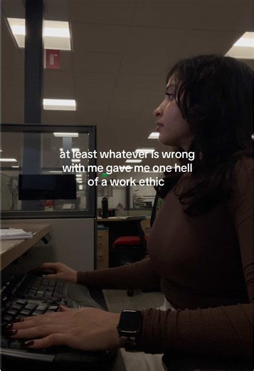 I get asked all the time how I am able to work full-time while in grad school full-time. I just say that I am clinically insane🤣 #fyp #socialworkersoftiktok #msw #gradstudent #strongwomen