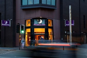 Whitbread, propriétaire de Premier Inn, vise plus de bénéfices et de retours aux actionnaires dans les 5 prochaines années