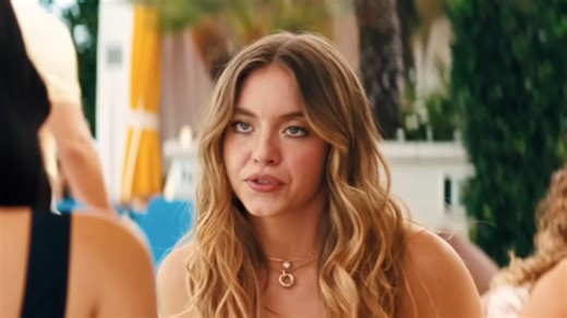 Cos'è lo “sploshing”? Il trend rilanciato da Cassie in “Euphoria”