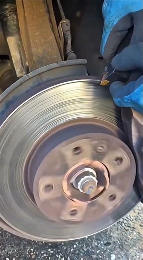 Genialer Trick, wenn die Bremsscheiben abgefahren sind!😮 #automobile #shorts