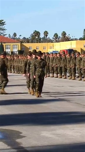 USMC Returning the Guidon #usmc #marinecorps #bootcamp #semperfi #soldier #military #marine | US Military Bootcamp