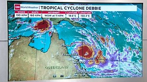Cyclone Debbie moves toward Australian coast