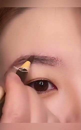 Drawing Eyebrows Has Never Been This Easy!