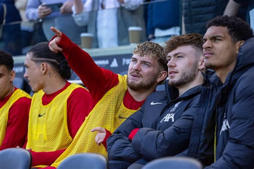 Slot had to be 'honest' with Elliott about lack of minutes