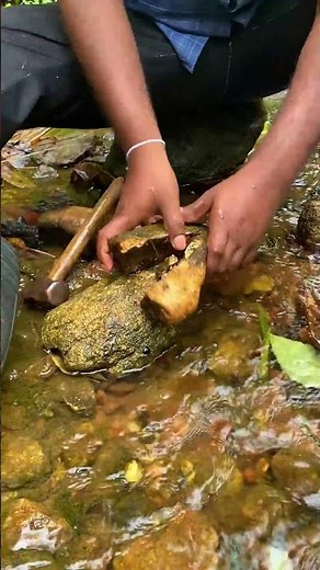 Is It Arkose? 🧐 Breaking Open a Mystery Rock!