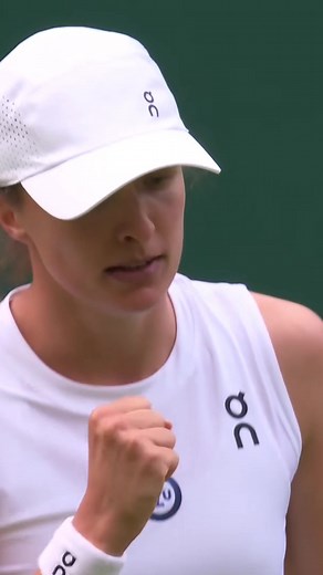 Swiatek y Bencic: Épica Batalla en Wimbledon 2023