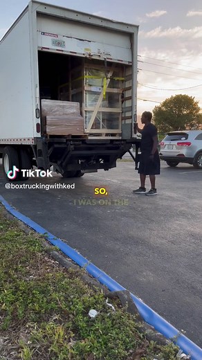 Box Truck Delivery Challenges: A Day in the Life of a Truck Driver