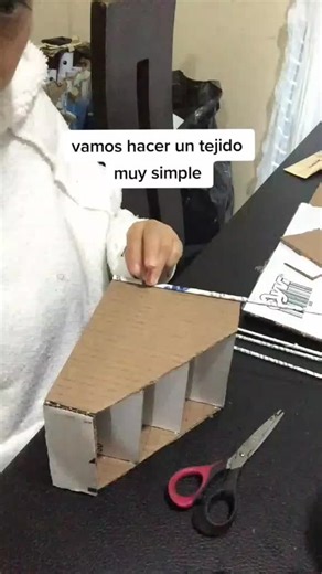 Cestería de Papel Cuadrado: Tejido Simple con Tubitos