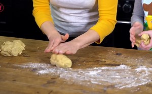 Let's Make Stick and Duggee Cookies Hey Duggee